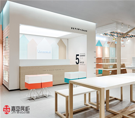 Kidsmoment 品牌母嬰店展柜 上海店—母嬰店展柜案例 2.jpg